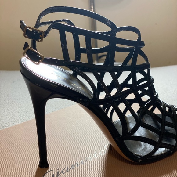 Gianvito Rossi Black Patent Strappy Pumps - Picture 2 of 5